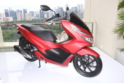 http://www.kricom.id/gambar/berita/2017/12/All New Honda PCX 150 (AHM)-37954-400x286.jpg